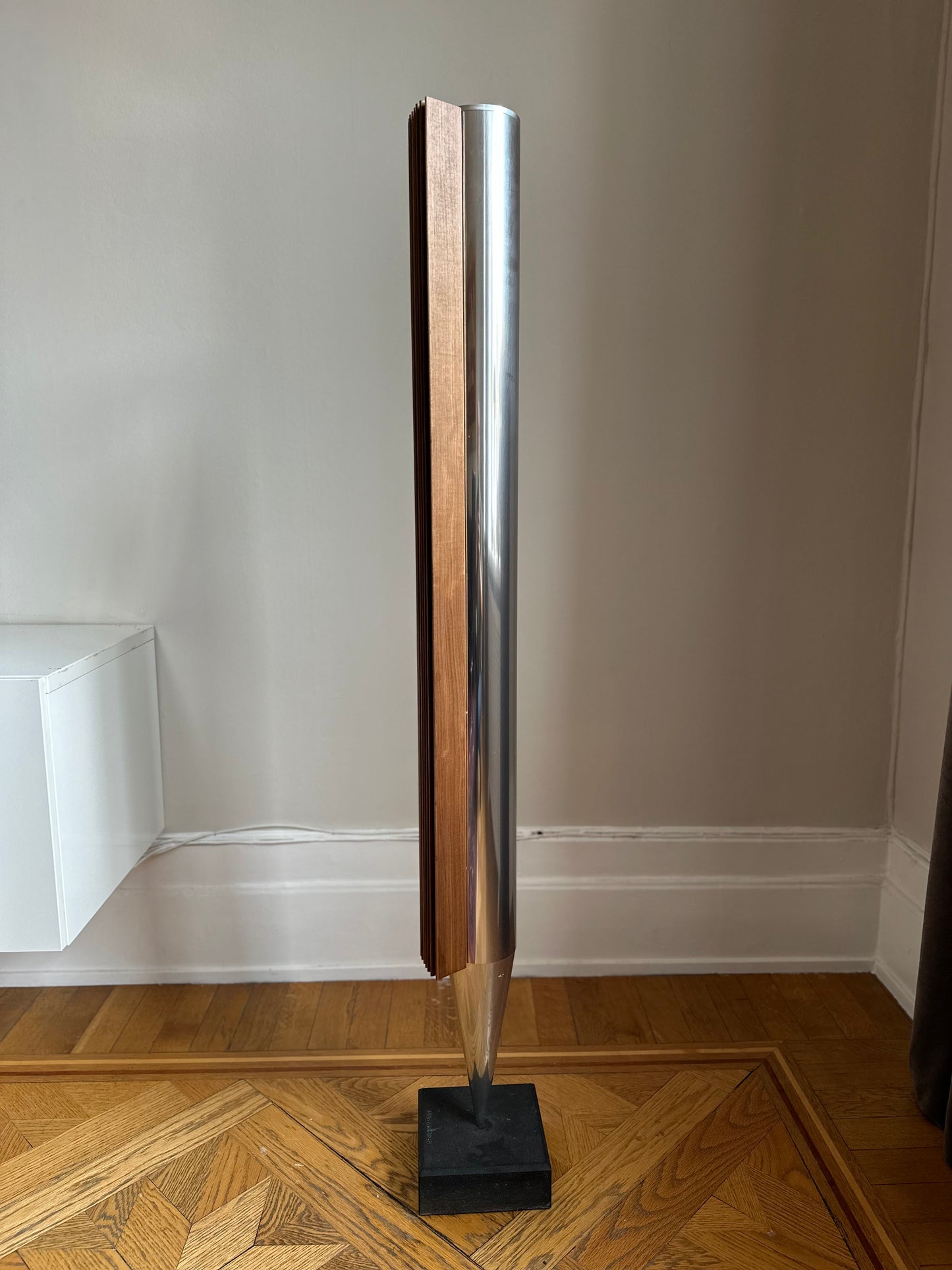 Pair of Wooden fronts to Beolab 8000