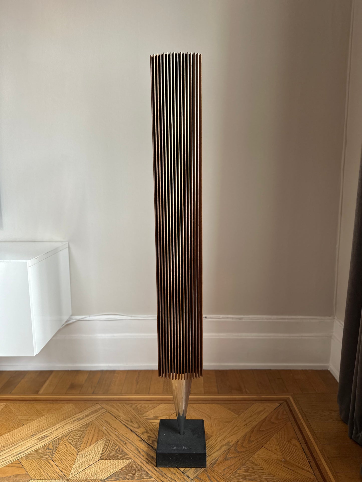 Pair of Wooden fronts to Beolab 8000
