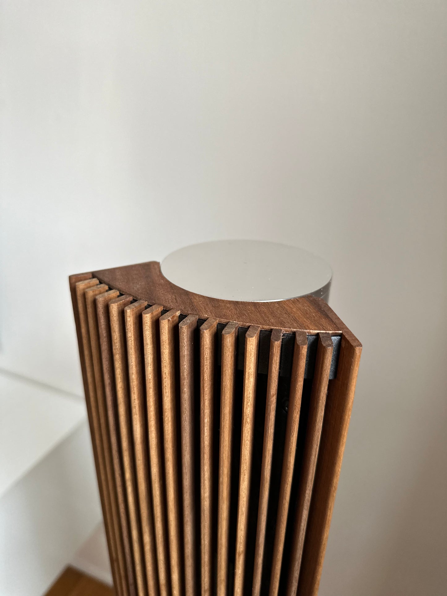 Pair of Wooden fronts to Beolab 8000