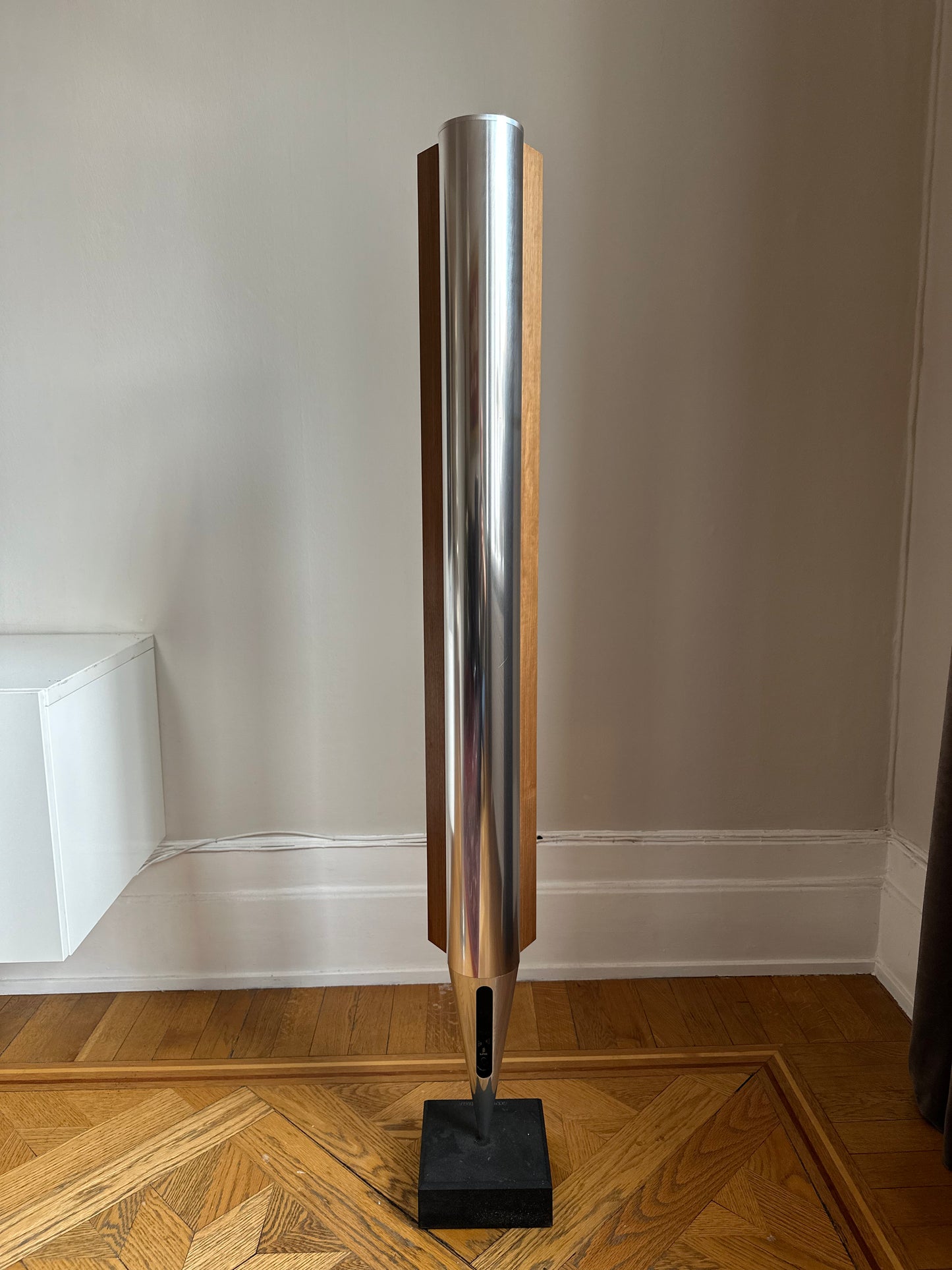Pair of Wooden fronts to Beolab 8000