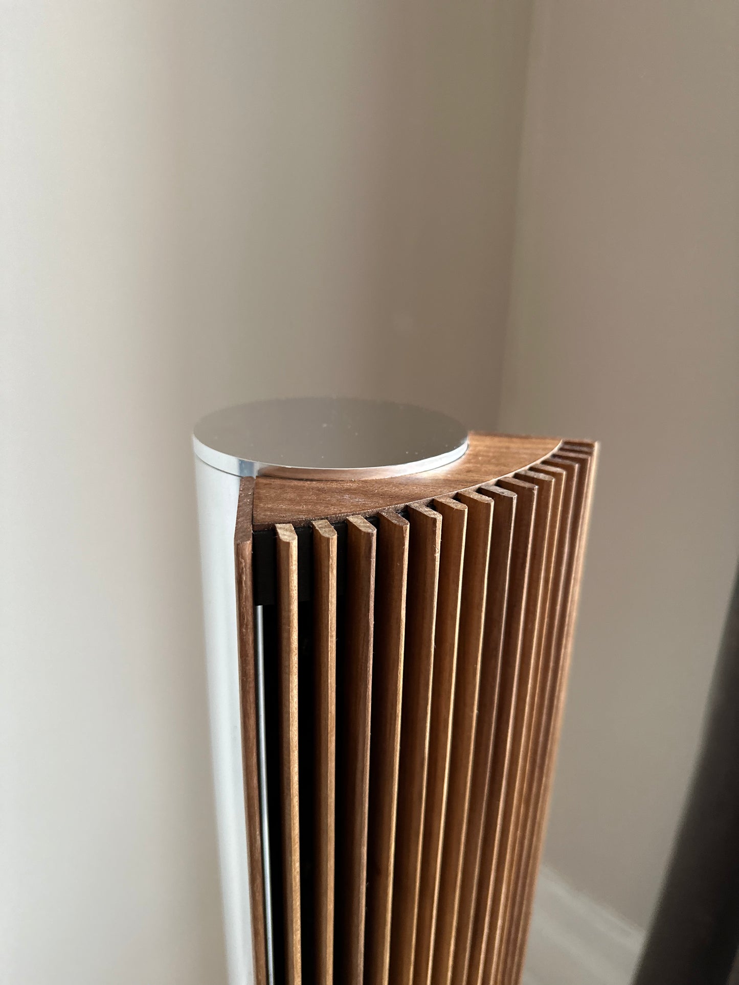 Pair of Wooden fronts to Beolab 8000